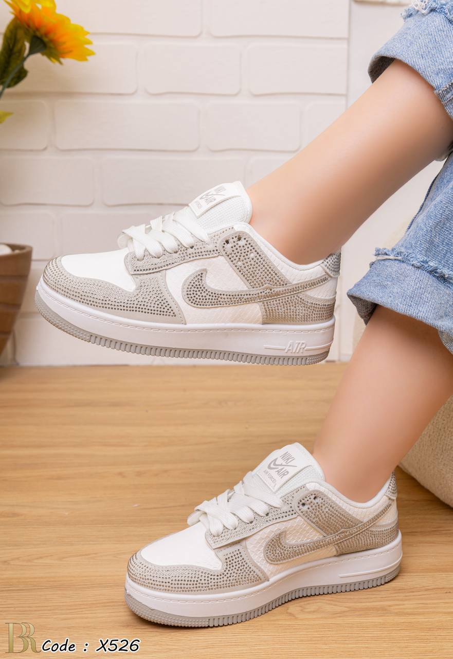 كوتشي Nike استرس الترند الجديد 🌙✨X526