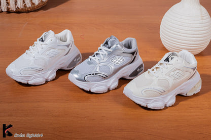 كوتشي اطفالي شيك اووي ف اللبس Ey2624