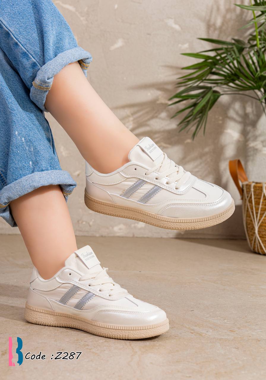 كوتشي فلات adidas مستورد ترندي موووت 🤍👀