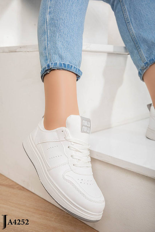 سنيكرز فاشون خطير في اللبس ♥️🚀🔥 A4252