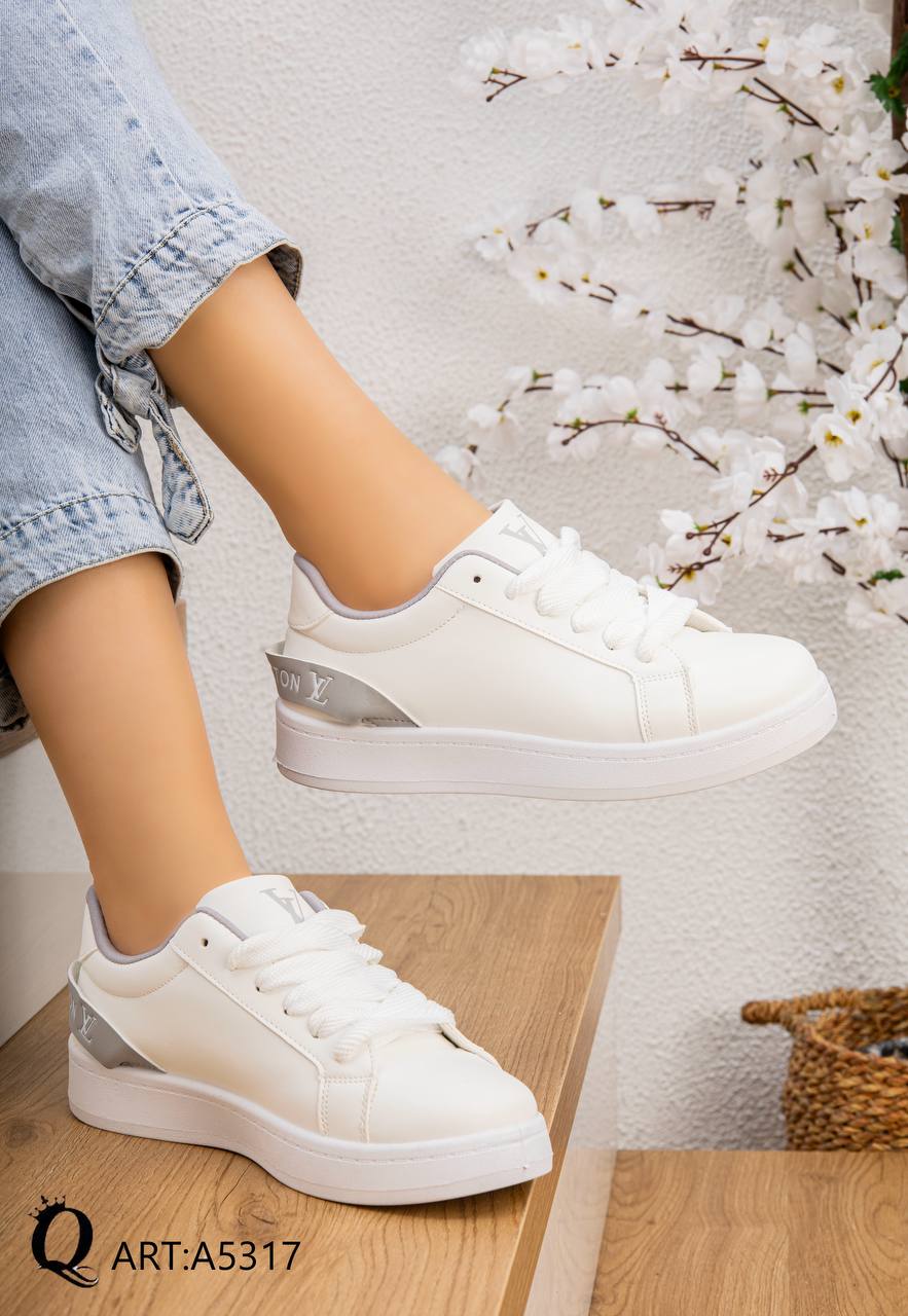 سنيكرز Lv شيك ومريح 😍 A5317