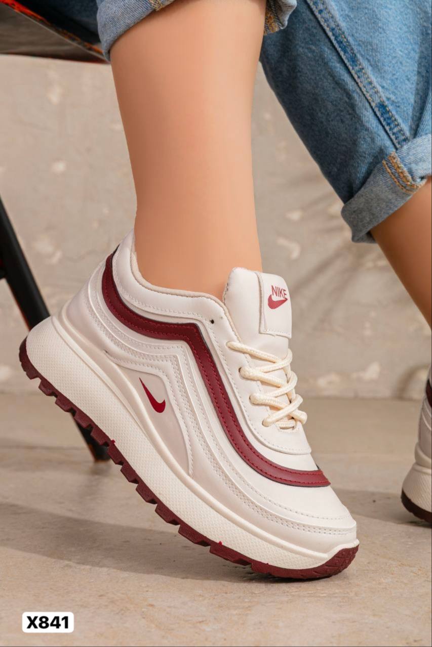 اسنيكرز nike تريندي مووت 😍 Art x841