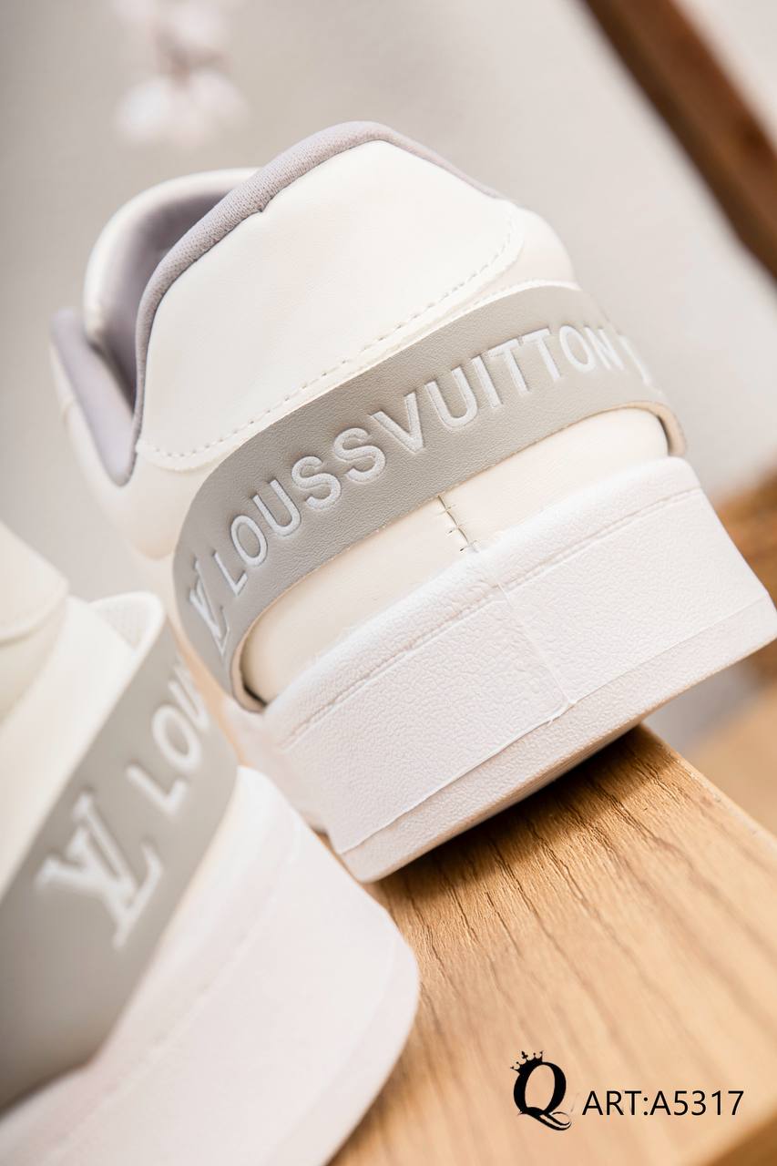 سنيكرز Lv شيك ومريح 😍 A5317