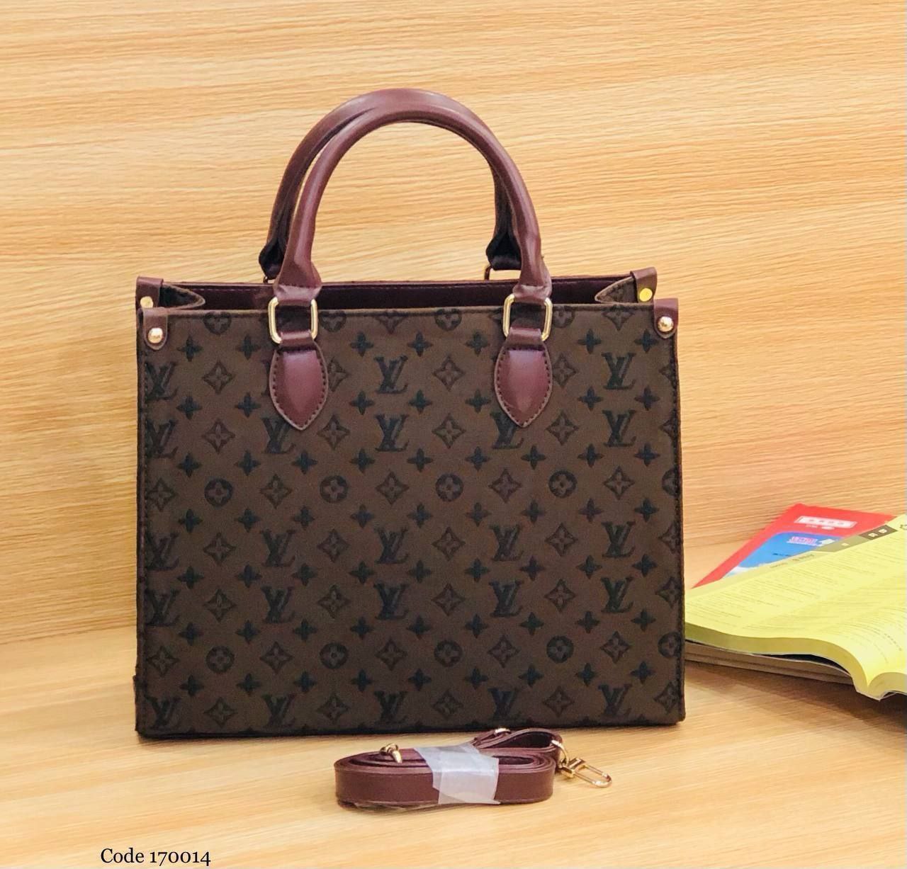 🤩 LV💃Code : 170014