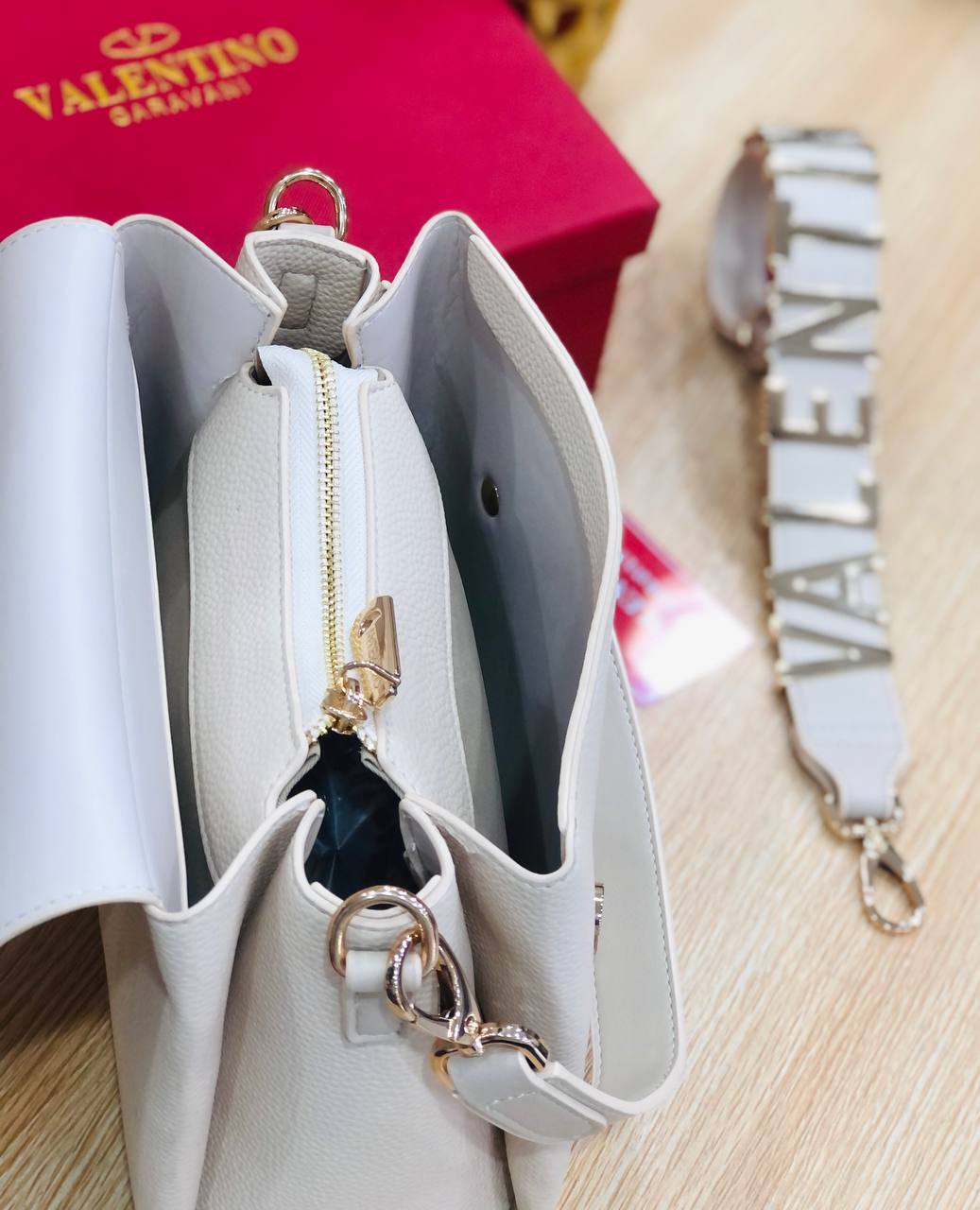 ♥️VALENTINO ♥️ Code :692